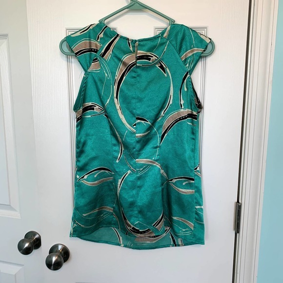 The Limited Women's Size Extra Small Green Printed Top - Picture 4 of 4